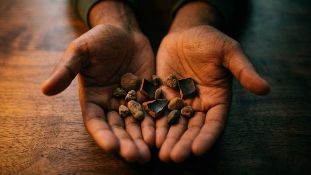 A neblina do cérebro e memória de homens que forevam violencia sexual